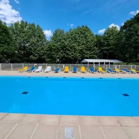 مكان تخييم 3 Etoiles - Piscine - Eeebbi Saint-Céré